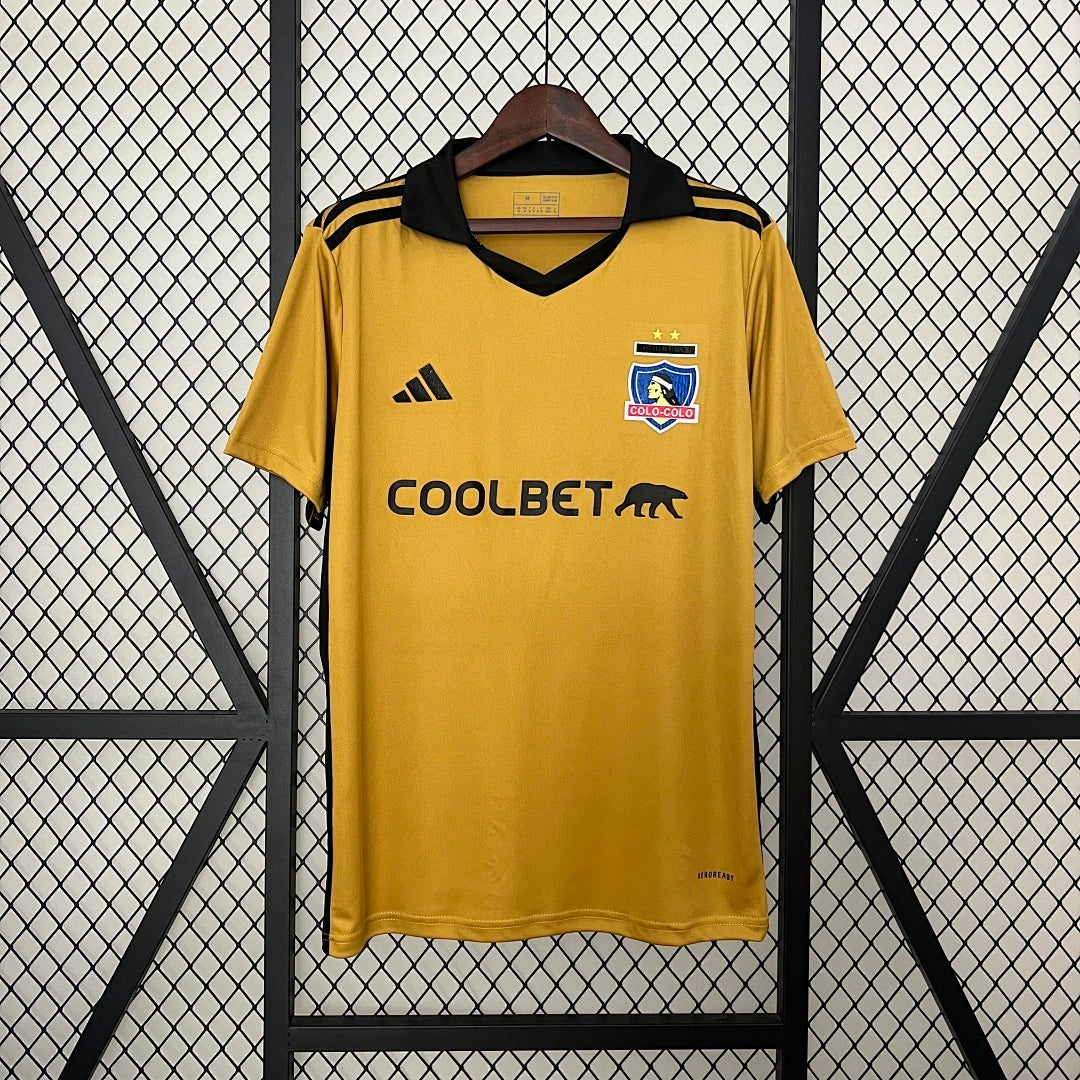 24/25 Colo Colo fourth away