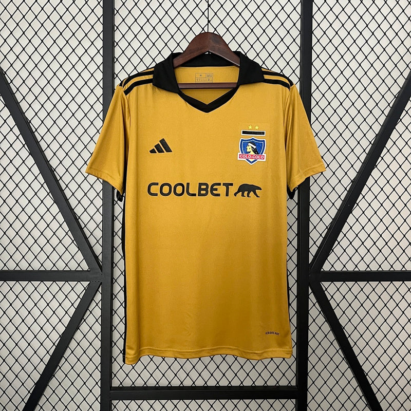 24/25 Colo Colo fourth away